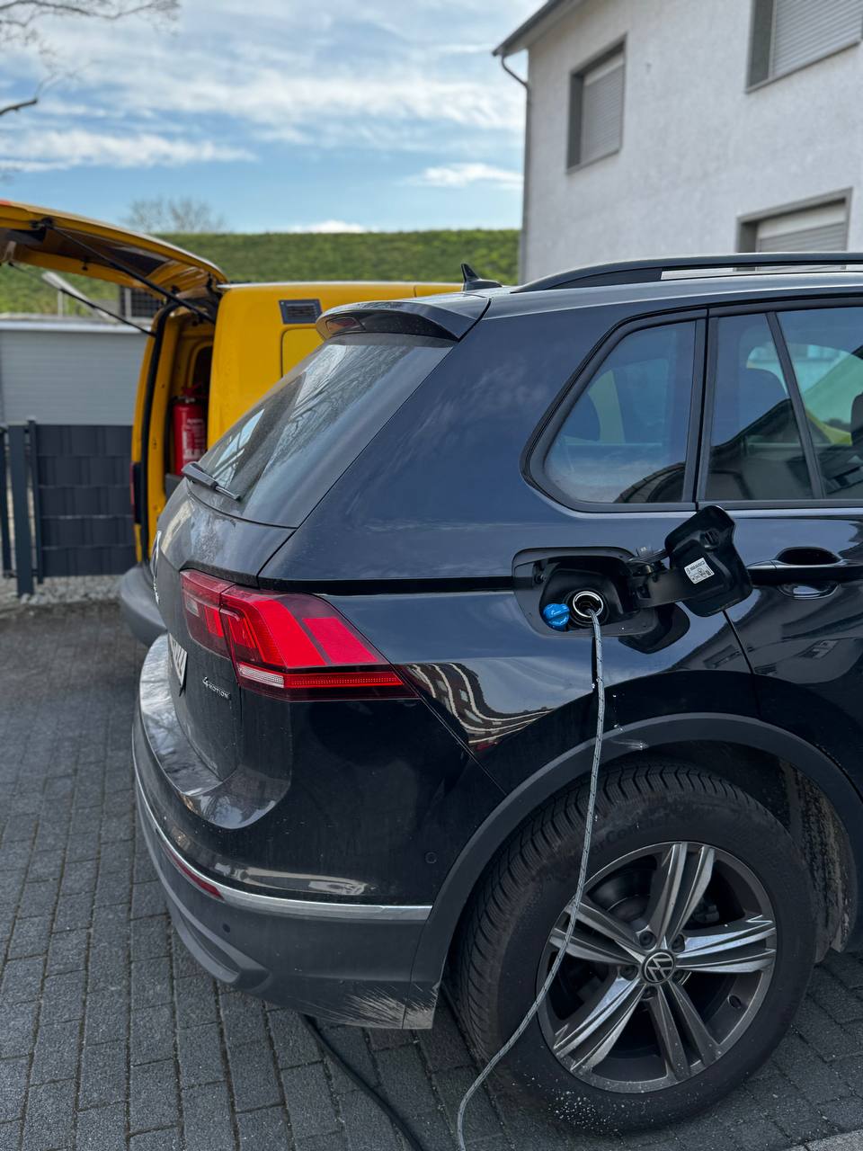 Mobiler Abpumpservice bei der Entfernung von falschem Kraftstoff aus einem PKW